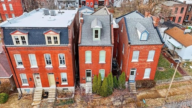 Building Photo - Benton Park home.