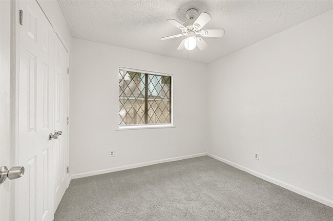 Building Photo - 622 N 13th St