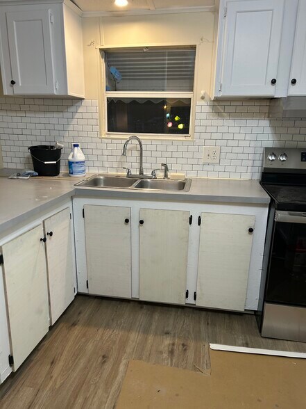 Kitchen - 612 Seaside Rd