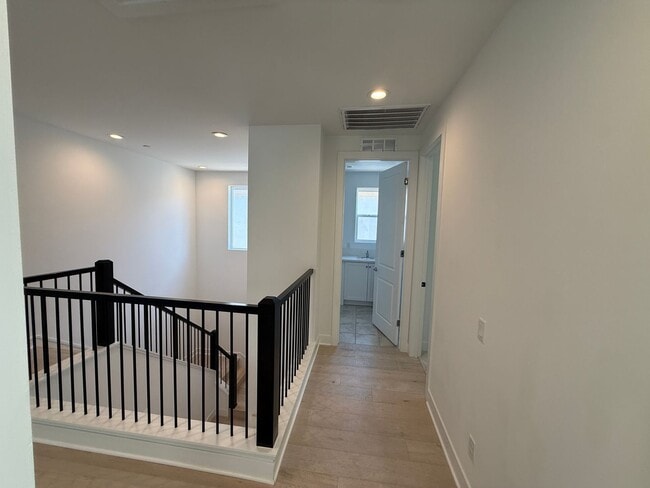 Building Photo - Beautiful 4-Bedroom Home with Solar and Private Patio in Plum Estates!