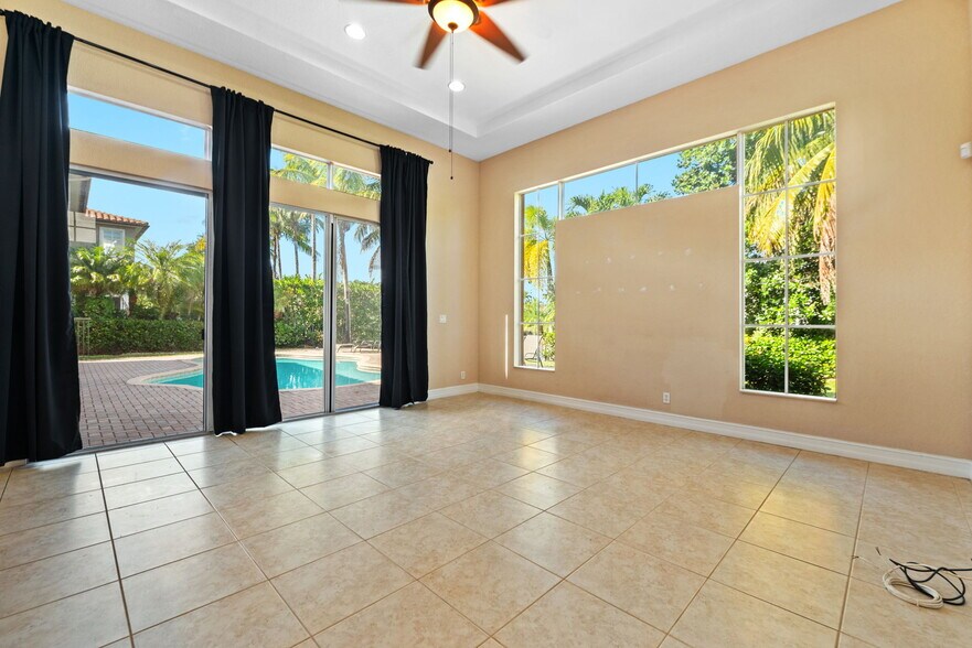 family room - 12225 NW 71st St