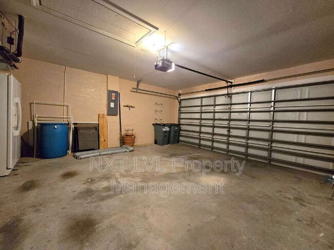 Building Photo - 2507 Embers Pkwy W