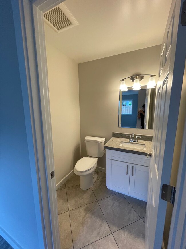 Building Photo - Kaneohe Duplex - Downstairs unit 2 bedrooms, 1.5 bath with 2 parking stalls - Avail now!