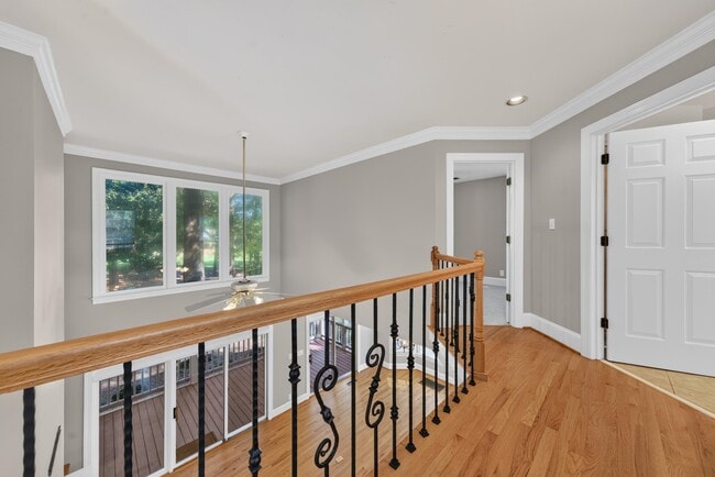 Building Photo - 113 7 Oaks Way