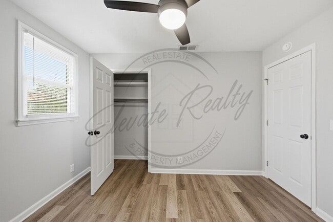 Building Photo - Two Bedroom Ranch Duplex in Hermitage with Updates and on Special!