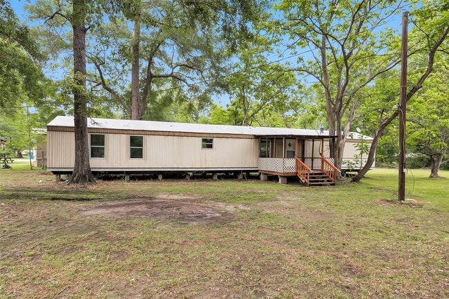 Building Photo - 19339 Forest Ln Cir