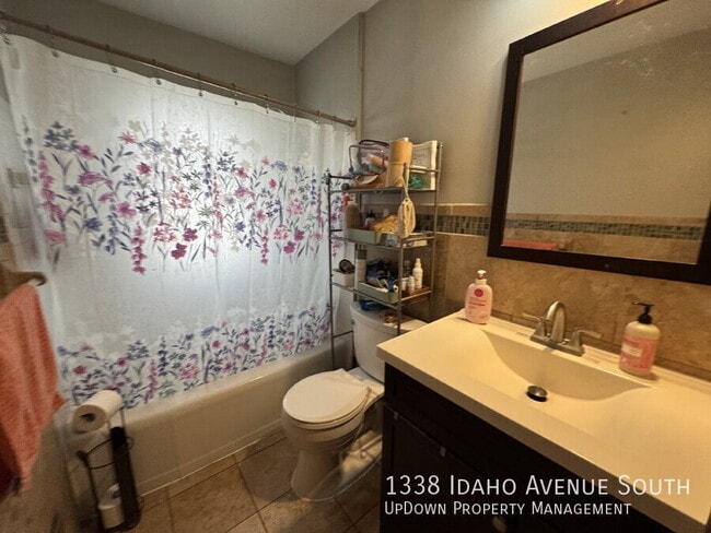 Building Photo - 1338 Idaho Ave S