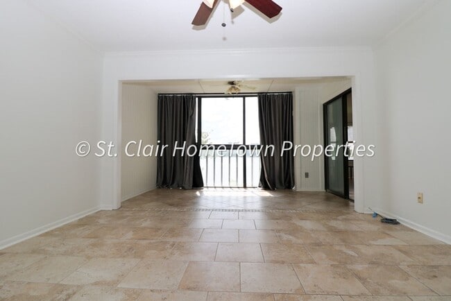 Building Photo - Beautiful Condo