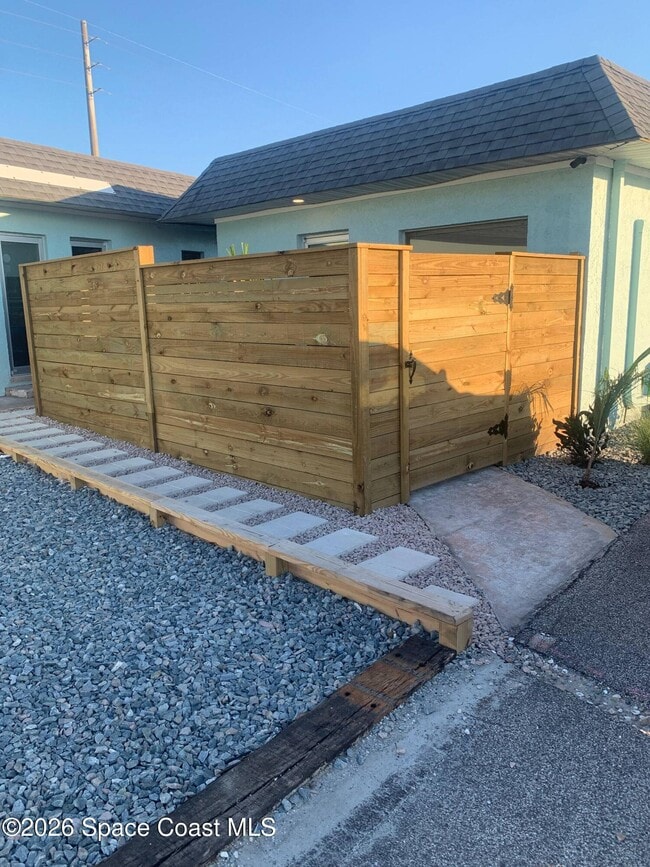 Building Photo - 365 N Orlando Ave