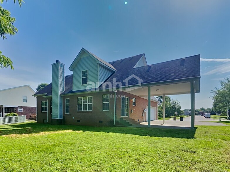 Building Photo - 3146 Jenkins Dr