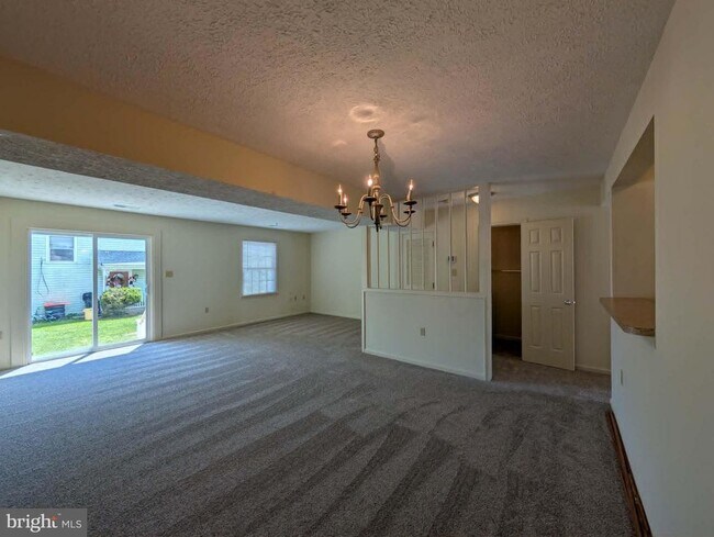 Building Photo - 414 Surrey Club Ln