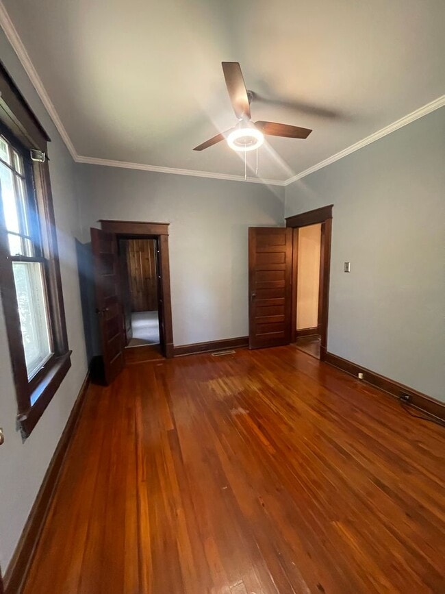 Building Photo - ?? COMING SOON ?? Charming 3 Bed / 1 Bath ...