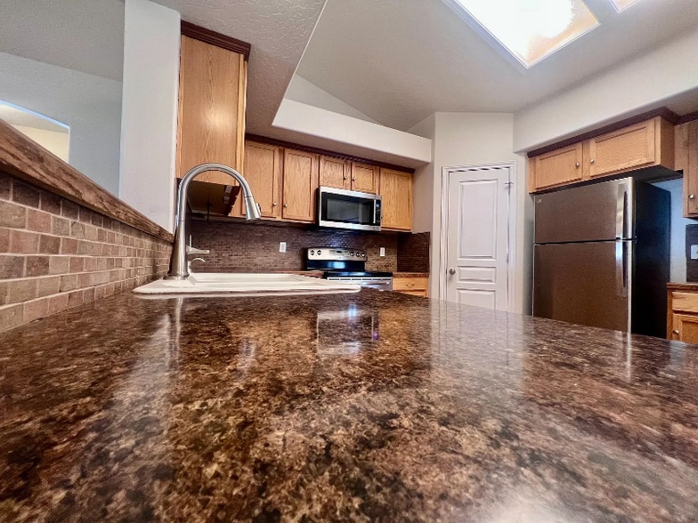 Building Photo - 16845 N Darmady Loop