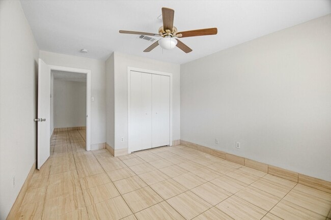 Building Photo - 501 Ladd St