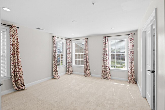 Building Photo - 2542 Cherry Tree Rd