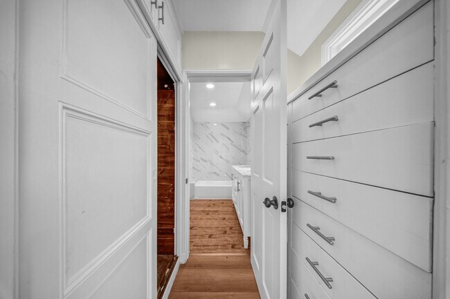 Building Photo - 414 Hilgard Ave