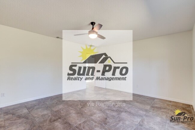 Building Photo - 5505 Magnolia Ave