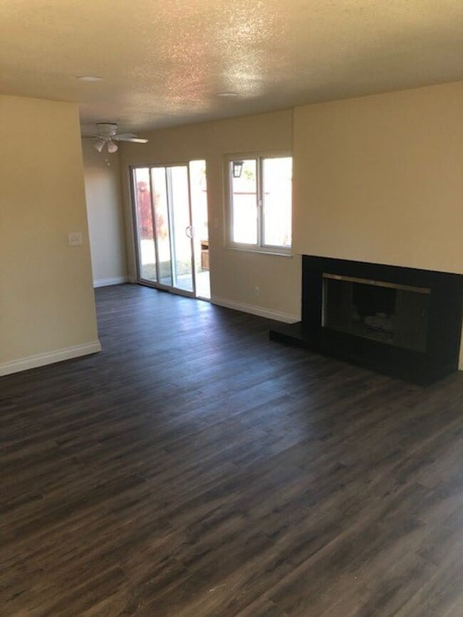 Building Photo - Nicely remodeled 3 bedroom 2 bath home wit...