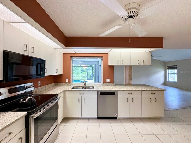 Building Photo - 5024 Southern Pine Cir