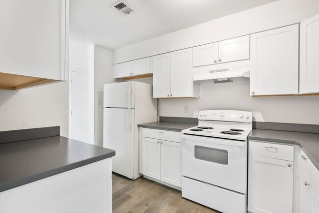Building Photo - 307 Ellery Ct