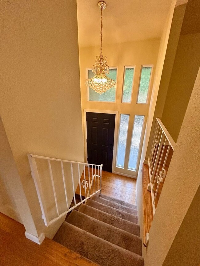 Building Photo - Kirkland Home