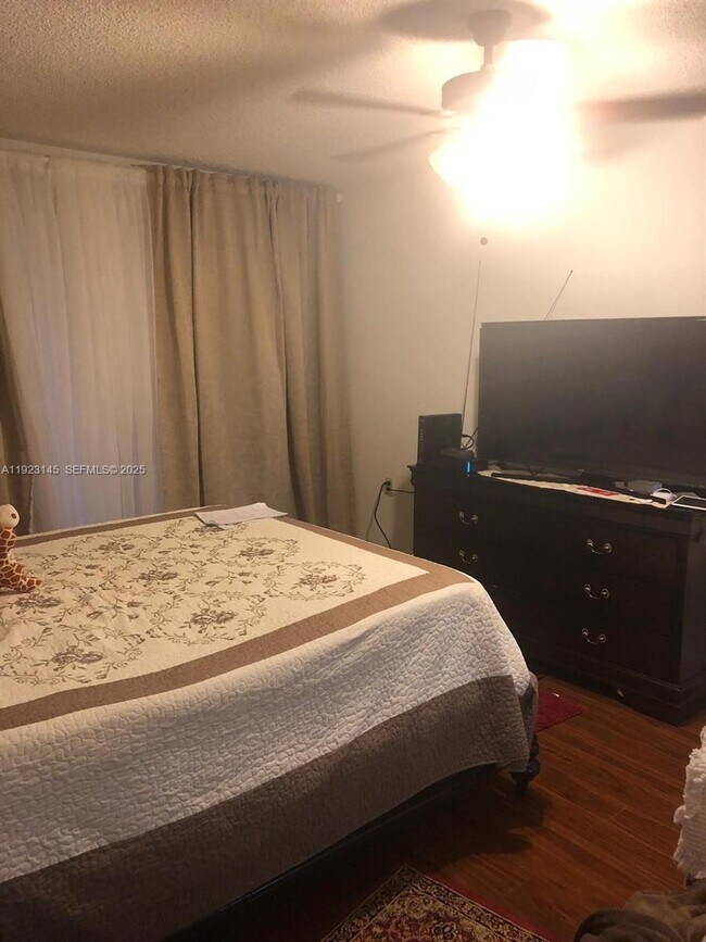 Building Photo - 1207 Bahama Bend