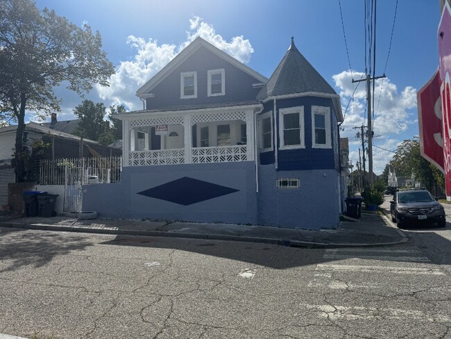 Building Photo - 34 Savings St