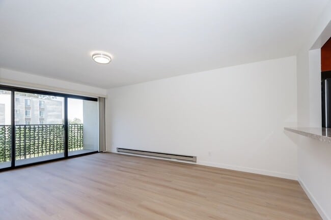 Building Photo - 380 Vallejo Dr