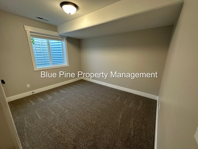 Building Photo - 679 Sterling Dr