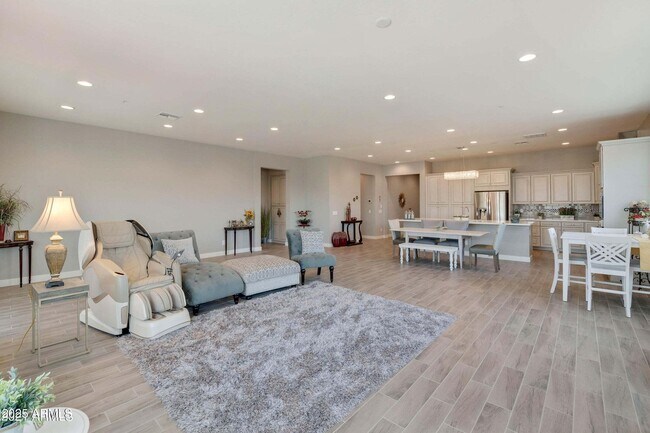 Building Photo - 3862 E Bart St