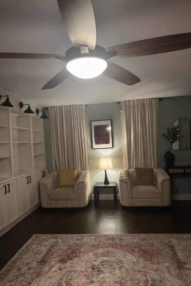 Building Photo - 102 Elliott Way