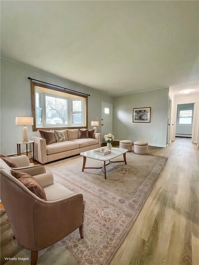 Building Photo - 218 Lynhurst Ave