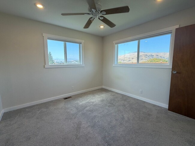 Building Photo - 209 Goldcrest St NW