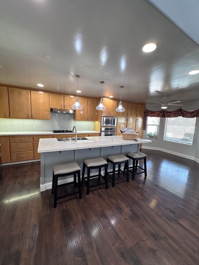 Building Photo - 5302 Doble Aguila Way