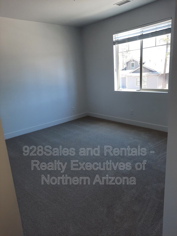 Building Photo - 2335 S Polaris Way