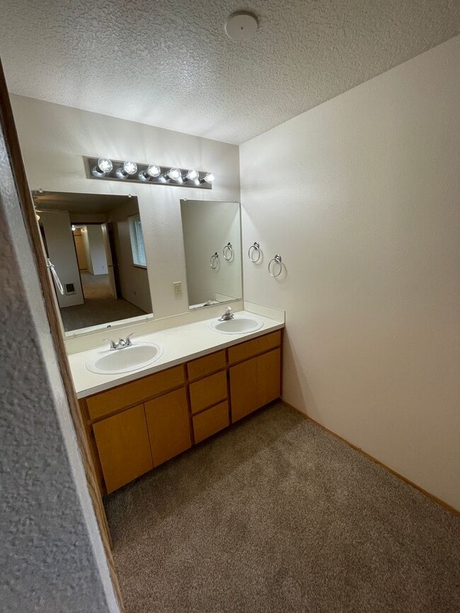 Building Photo - 367
