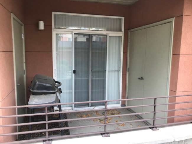 Building Photo - Convenient and Spacious 2BR/2BA in Park Hill of Denver