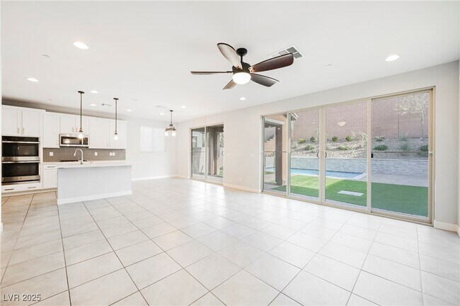 Building Photo - 27 Santo Mio Ct