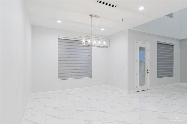 Building Photo - 29 Doctor's Dr