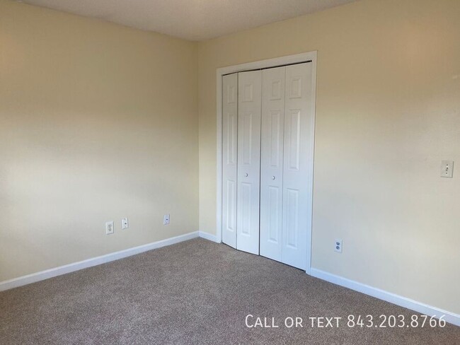 Building Photo - 202 Saturn Ct