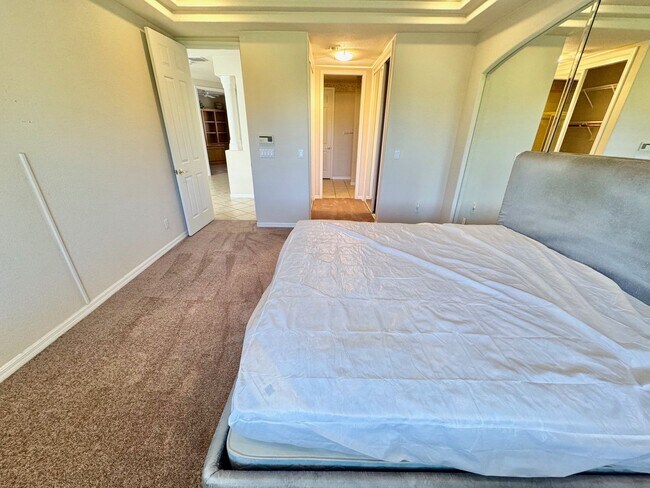 Building Photo - GATED COMMUNITY - TOP FLOOR CONDO WITH BALCONY IN SUMMERLIN