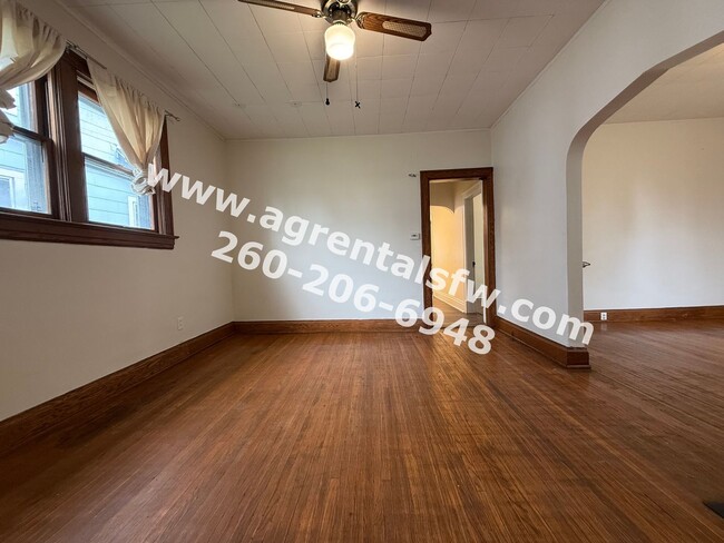 Building Photo - 811 Columbia Ave