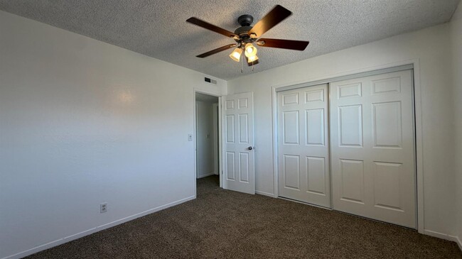 Building Photo - 2514 E Andrews Ave