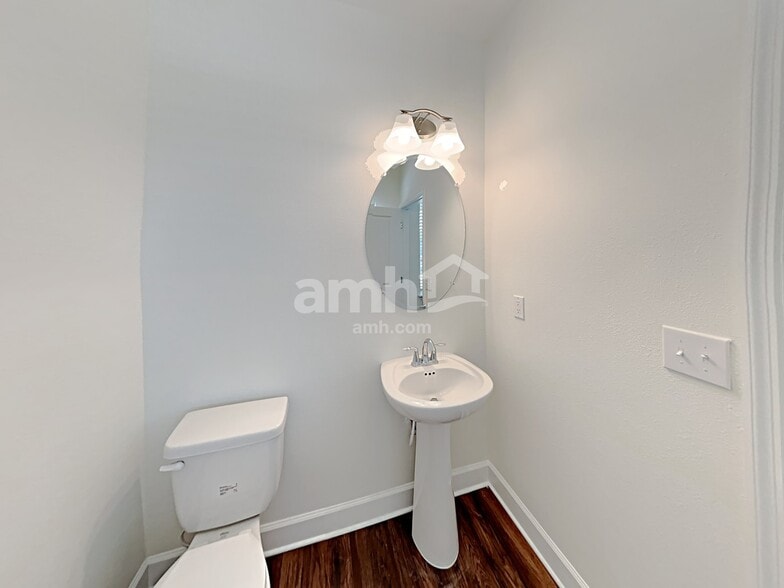 Building Photo - 1009 Walden Woods Dr