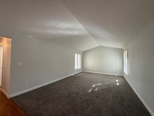 Building Photo - $2,900 | 5 Bedroom, 3 Bathroom House | No Pets | Available for Immediate Move In!
