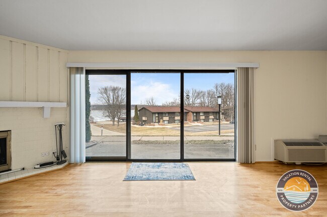 Building Photo - 54 Lausanne Ct