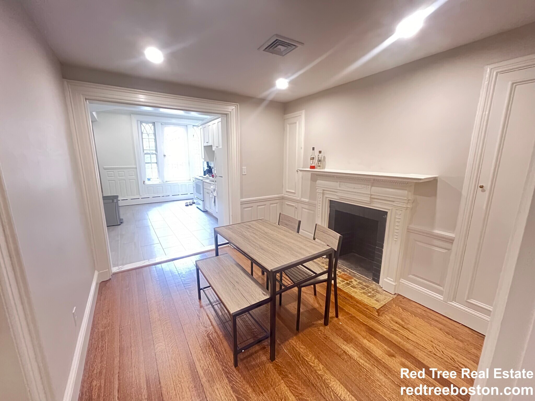 Building Photo - 1712 Beacon St