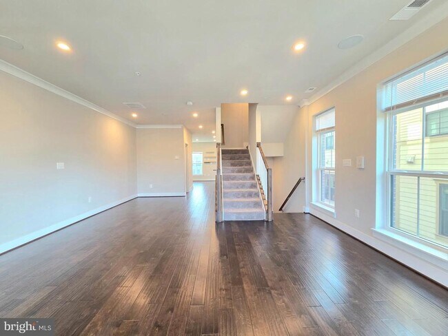 Building Photo - 820 Fern Pl NW