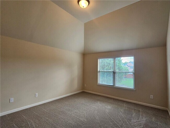 Building Photo - 1550 Horseshoe Creek Ln
