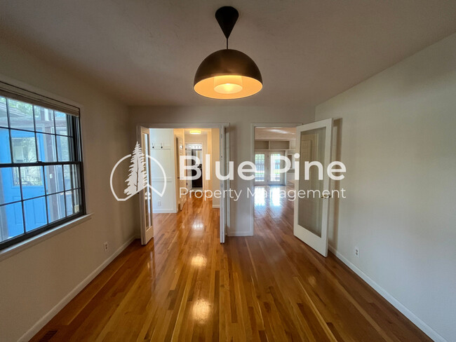 Building Photo - 3267 Merlin Dr